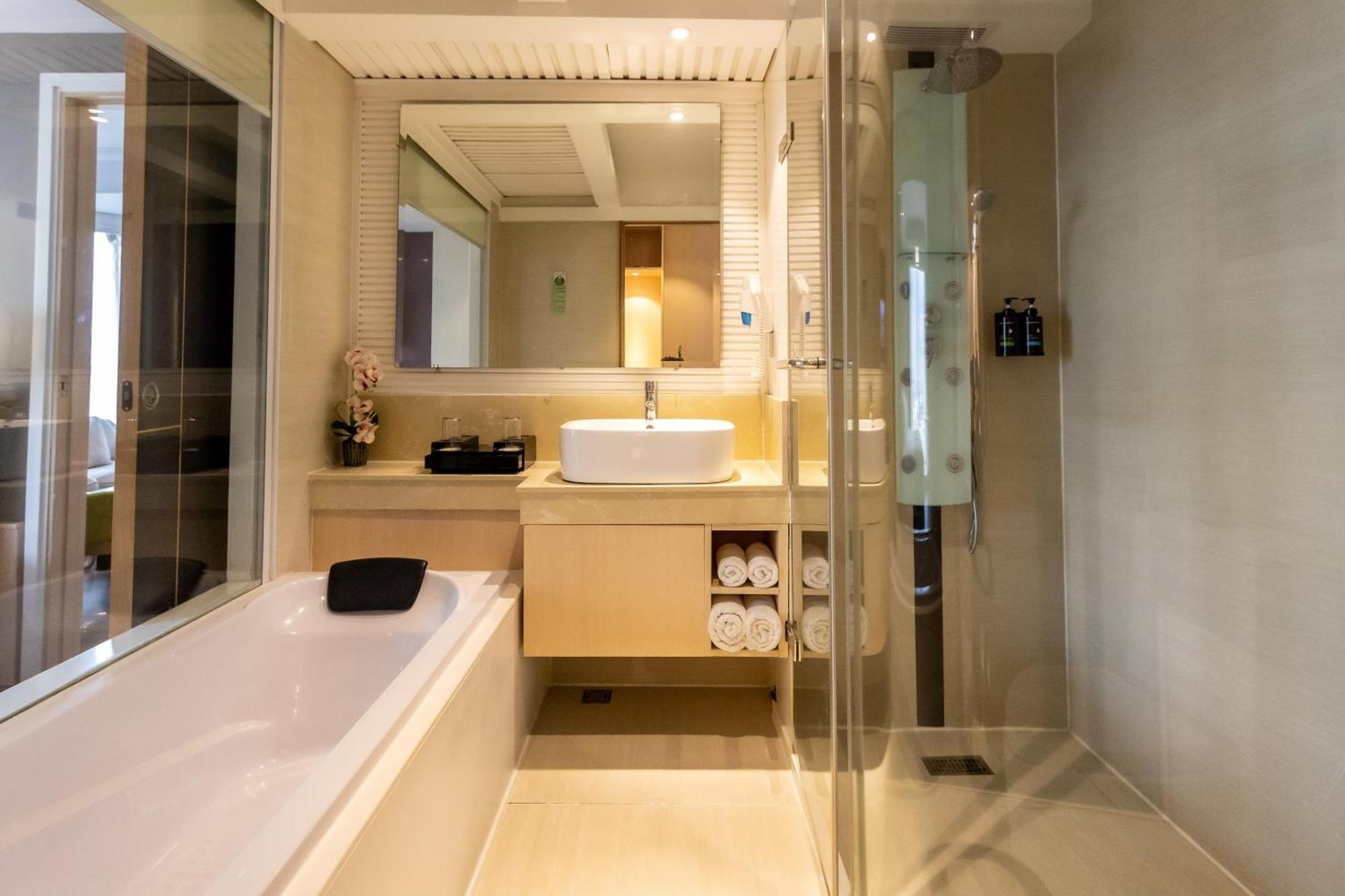 The Bazaar Hotel Bangkok Buitenkant foto