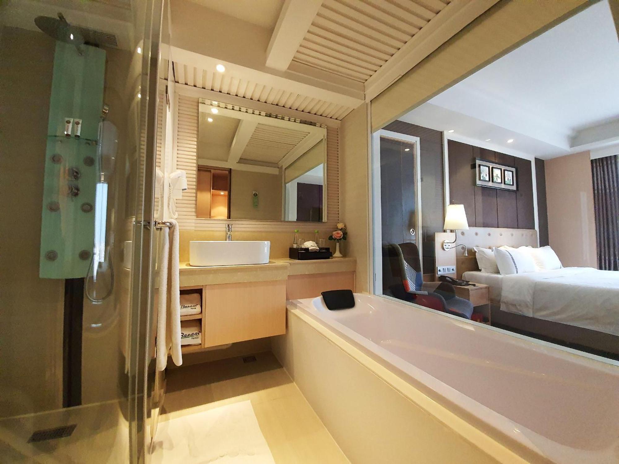 The Bazaar Hotel Bangkok Buitenkant foto